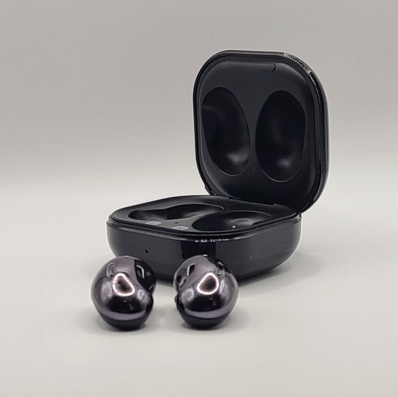 Brand New Buds Live Headphones TWS Bluetooth - Picture 3 of 12